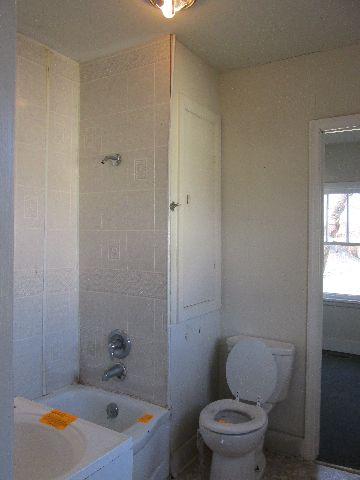 318 Connell Street Springfield, TN 37172 - Photo 17 of 20 Bathroom has two entrances.