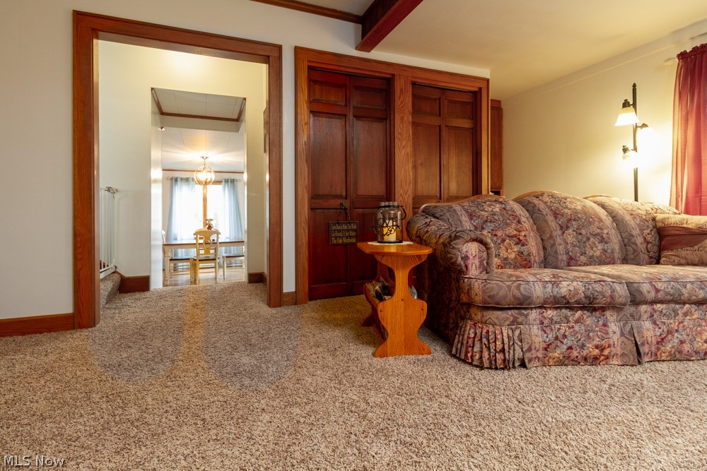 22630 Georgetown Road Homeworth, OH 44634 - Photo 25 of 35 Great room, to the right is a built-in desk