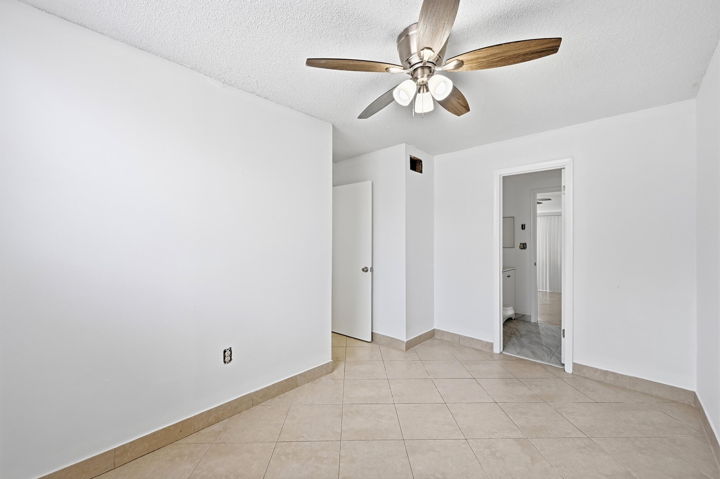4012 Del Rio Way Sunrise, FL 33351 - Photo 28 of 64 28_stl_3449