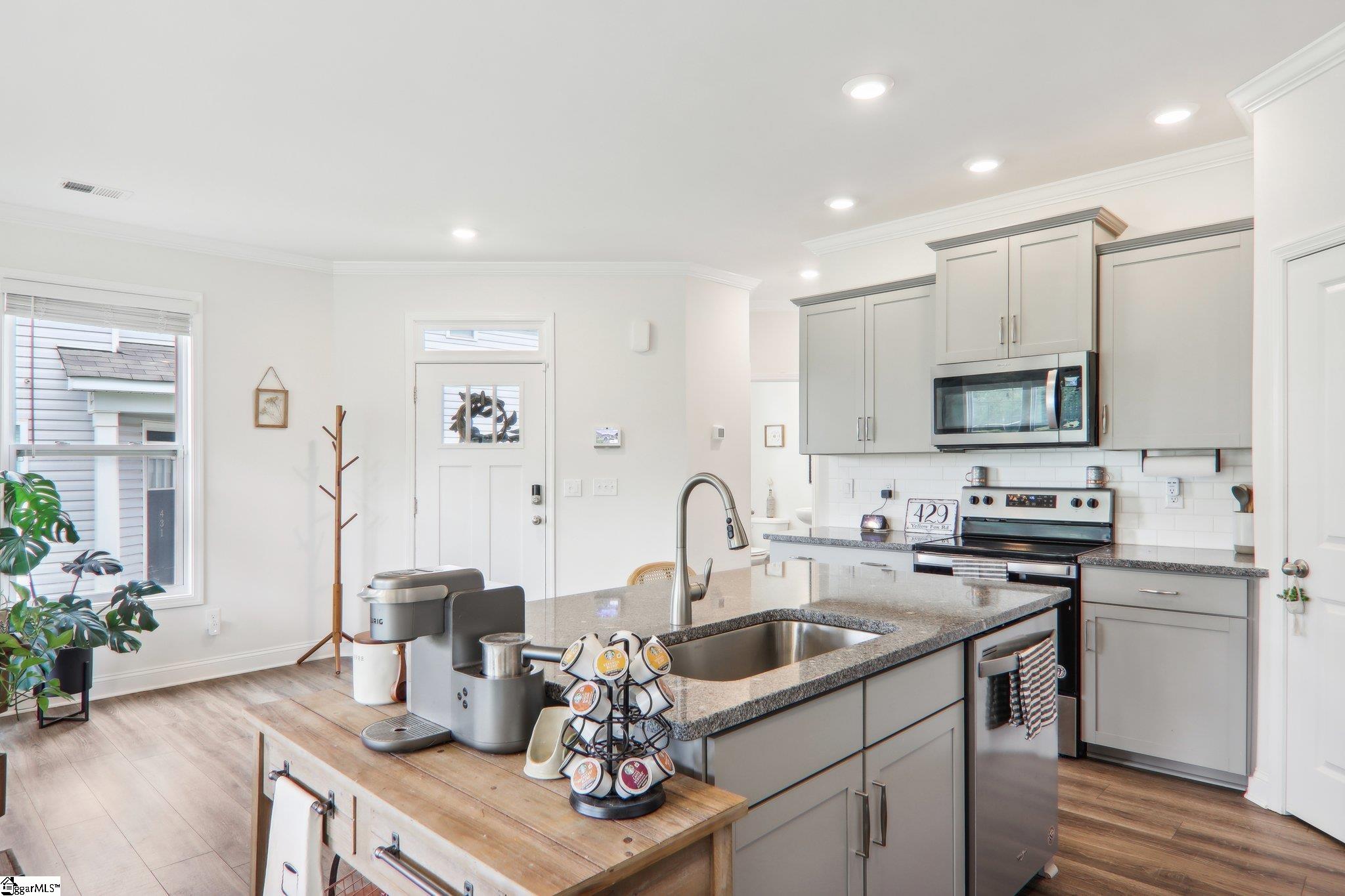 429 Yellow Fox Road Greer, SC 29650 - Photo 8 of 31 Gallery Image 8