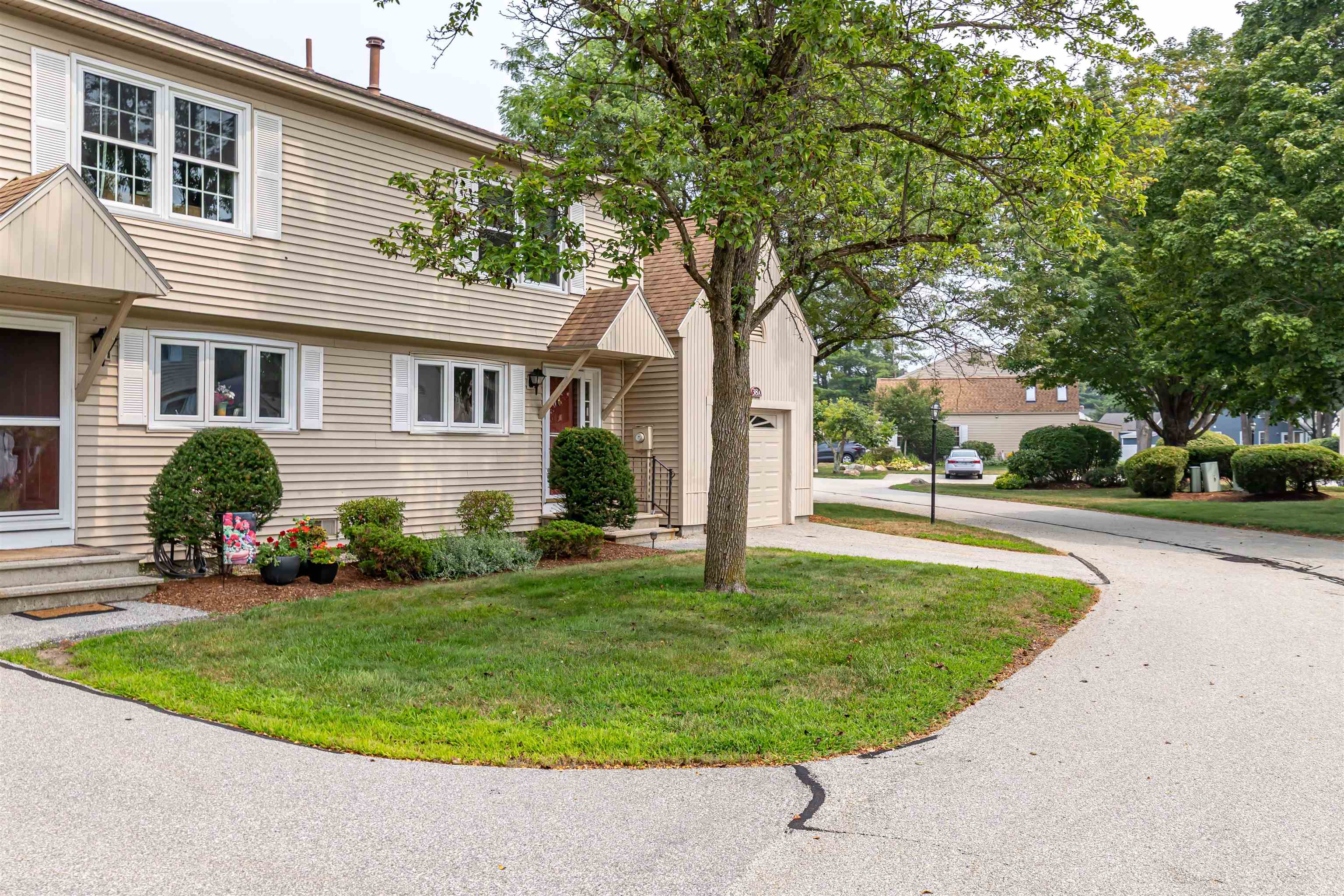 38 Stonehouse Lane, Unit A Keene, NH 03431 - Photo 3 of 44