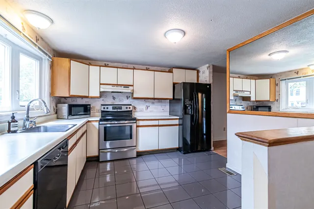 $334,900 | 38 Stonehouse Lane, Unit A, Keene, NH 03431