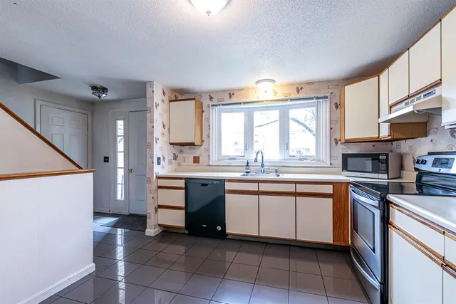 $334,900 | 38 Stonehouse Lane, Unit A, Keene, NH 03431