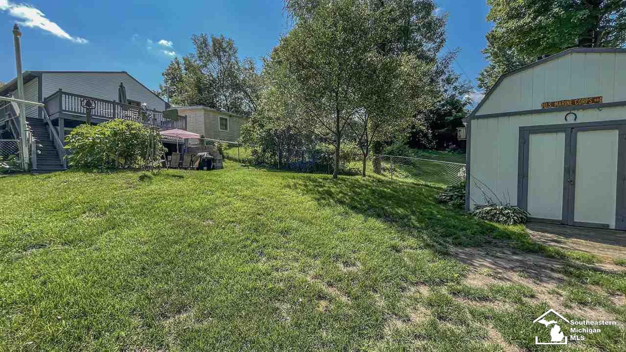 2539 Henry Road Lapeer, MI 48446 - Photo 6 of 23 50051139-5.JPG