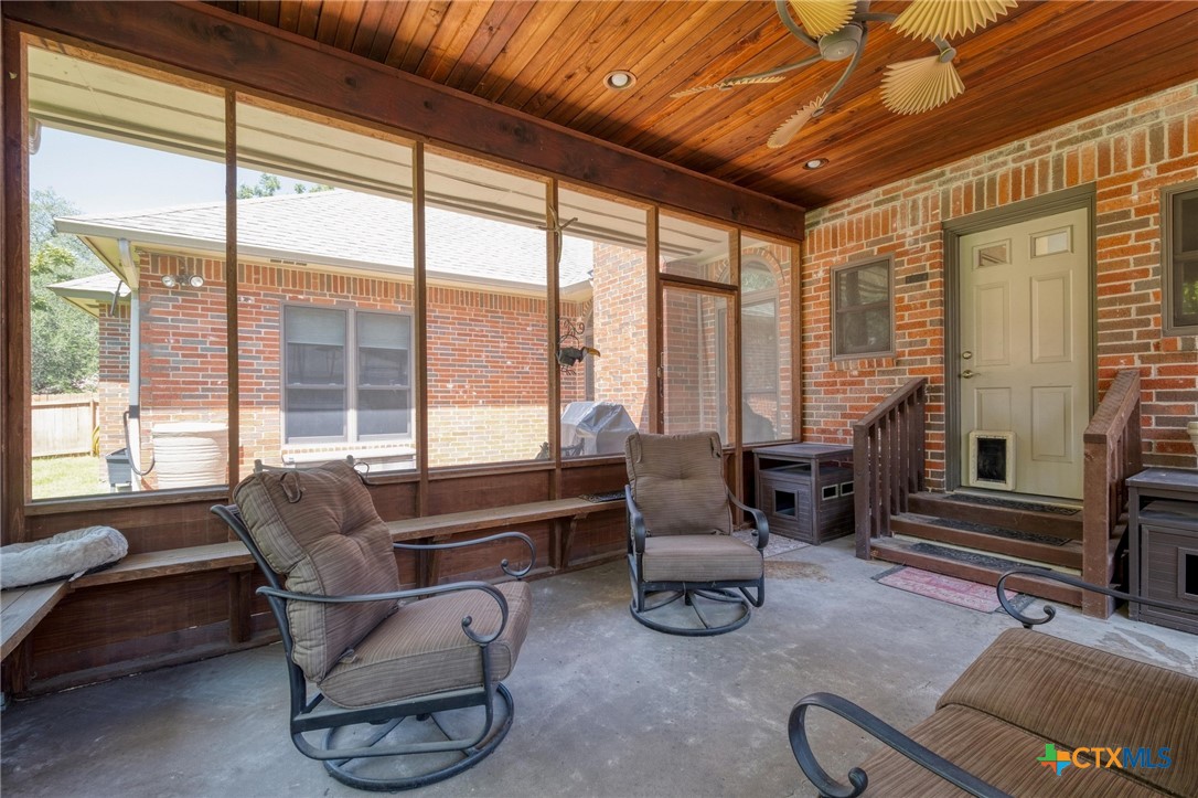 170 Oak Creek Circle Luling, TX 78648 - Photo 34 of 44