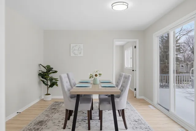 $365,000 | 2404 Sigwalt Street, Rolling Meadows, IL 60008