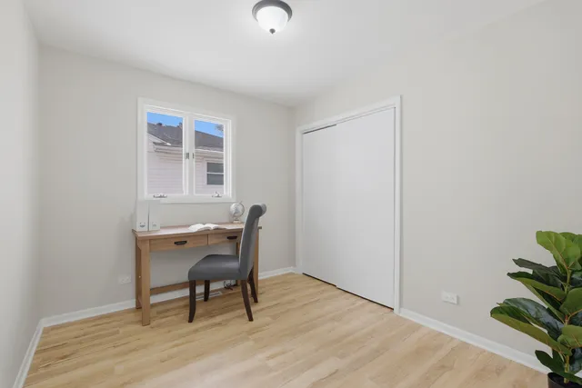 $365,000 | 2404 Sigwalt Street, Rolling Meadows, IL 60008