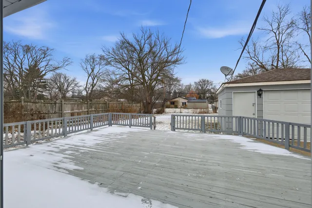 $365,000 | 2404 Sigwalt Street, Rolling Meadows, IL 60008