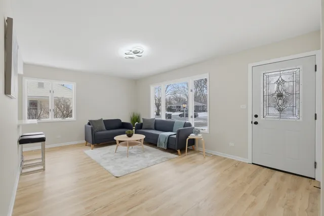 $365,000 | 2404 Sigwalt Street, Rolling Meadows, IL 60008