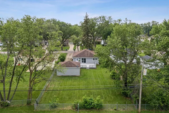 $365,000 | 2404 Sigwalt Street, Rolling Meadows, IL 60008