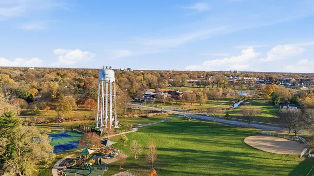 $365,000 | 2404 Sigwalt Street, Rolling Meadows, IL 60008