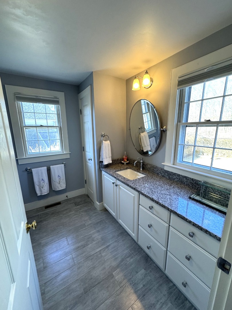 33 Goldfinch Drive Nantucket, MA 02554 - Photo 17 of 26