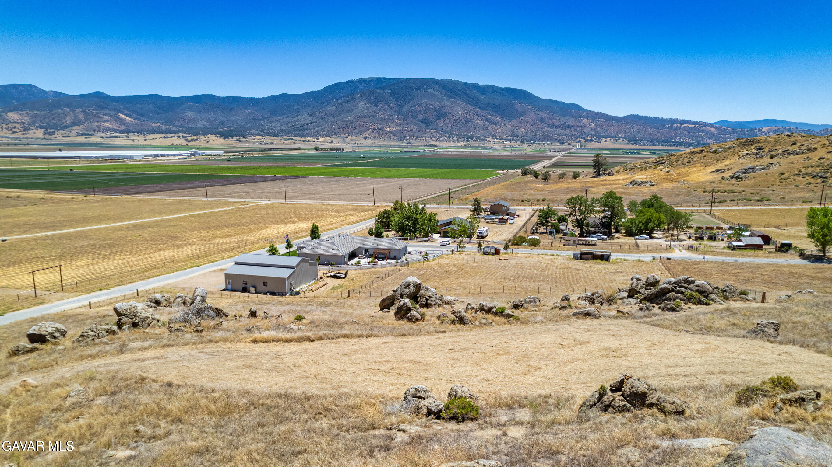 Castle Gate Drive Tehachapi, CA 93561 - Photo 10 of 16 9