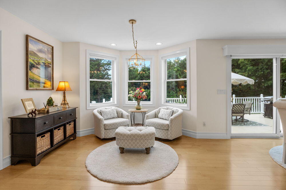 29 Weather Deck Road Bourne, MA 02532 - Photo 12 of 65 Inviting Seating