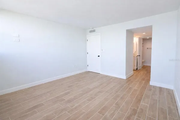 $2,300 | 500 Treasure Island Causeway, Unit 109, Treasure Island, FL 33706