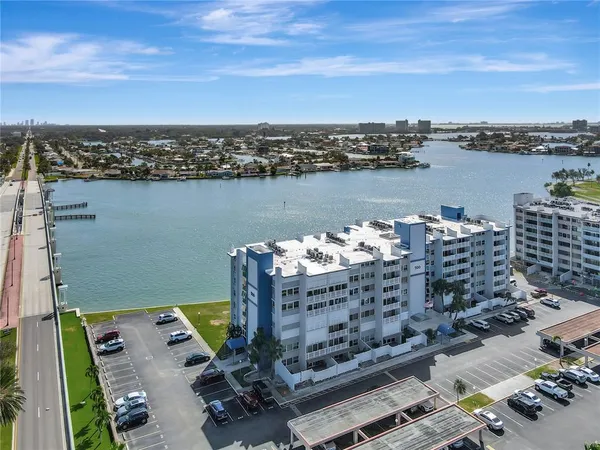 $2,300 | 500 Treasure Island Causeway, Unit 109, Treasure Island, FL 33706