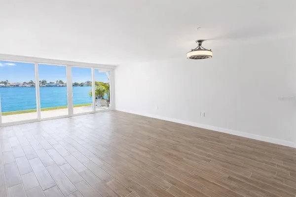 $2,300 | 500 Treasure Island Causeway, Unit 109, Treasure Island, FL 33706