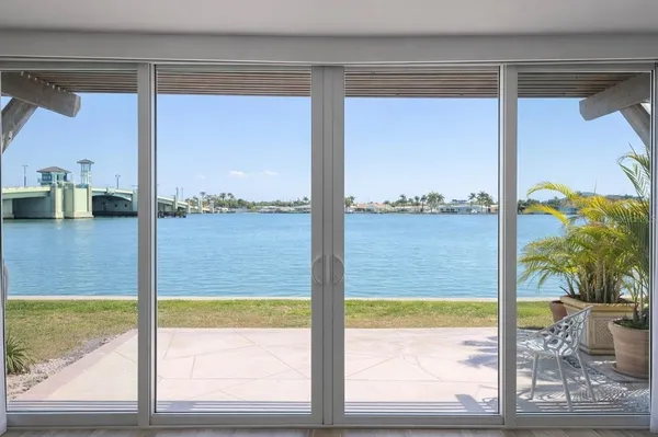 $2,300 | 500 Treasure Island Causeway, Unit 109, Treasure Island, FL 33706