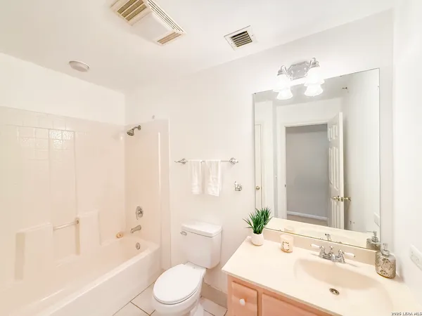 $349,900 | 680 West County Road 678, Natalia, TX 78059