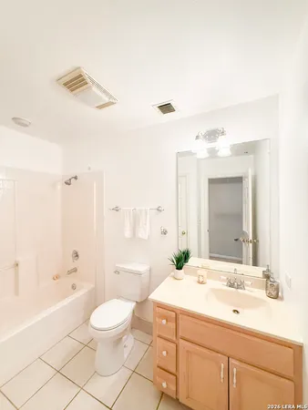 $349,900 | 680 West County Road 678, Natalia, TX 78059