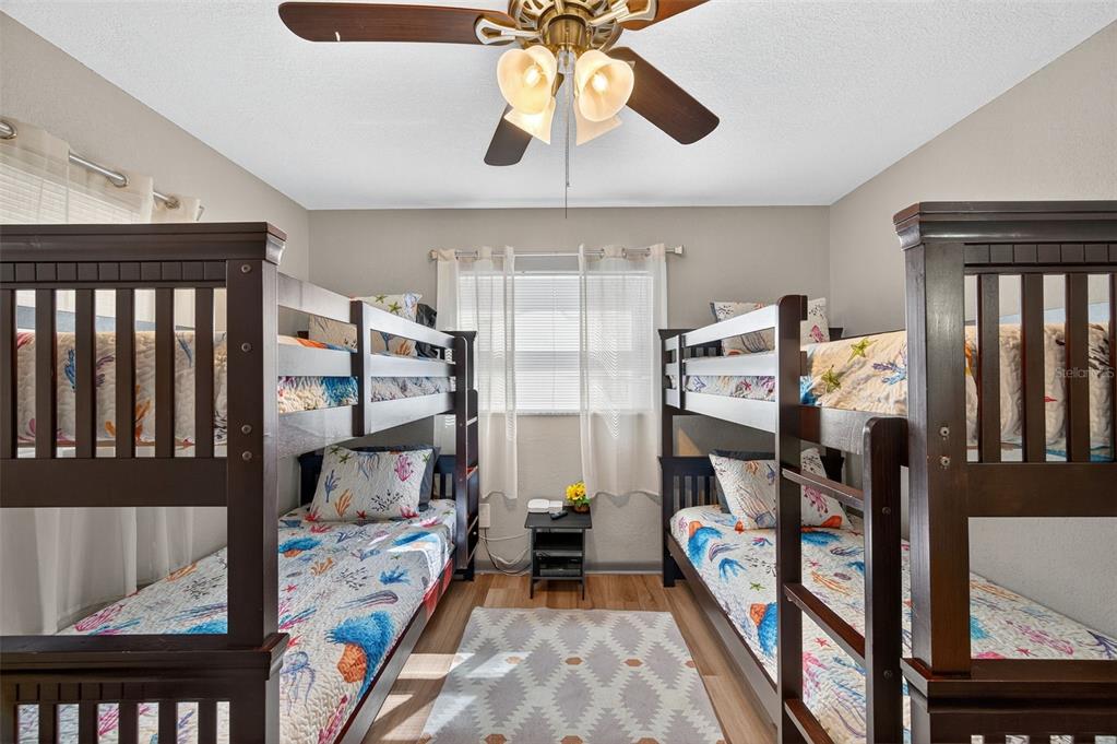 1576 Rosery Road Northeast Largo, FL 33756 - Photo 36 of 54