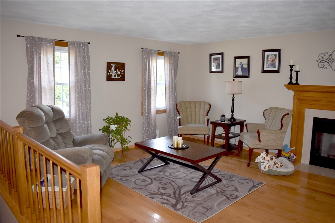 99 Haley Road Warwick, RI 02889 - Photo 4 of 42 Gallery Image 4