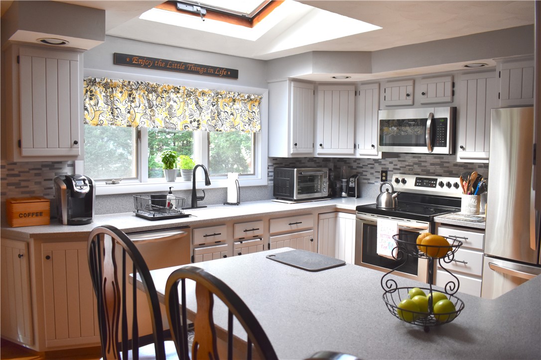 99 Haley Road Warwick, RI 02889 - Photo 8 of 42 Gallery Image 8