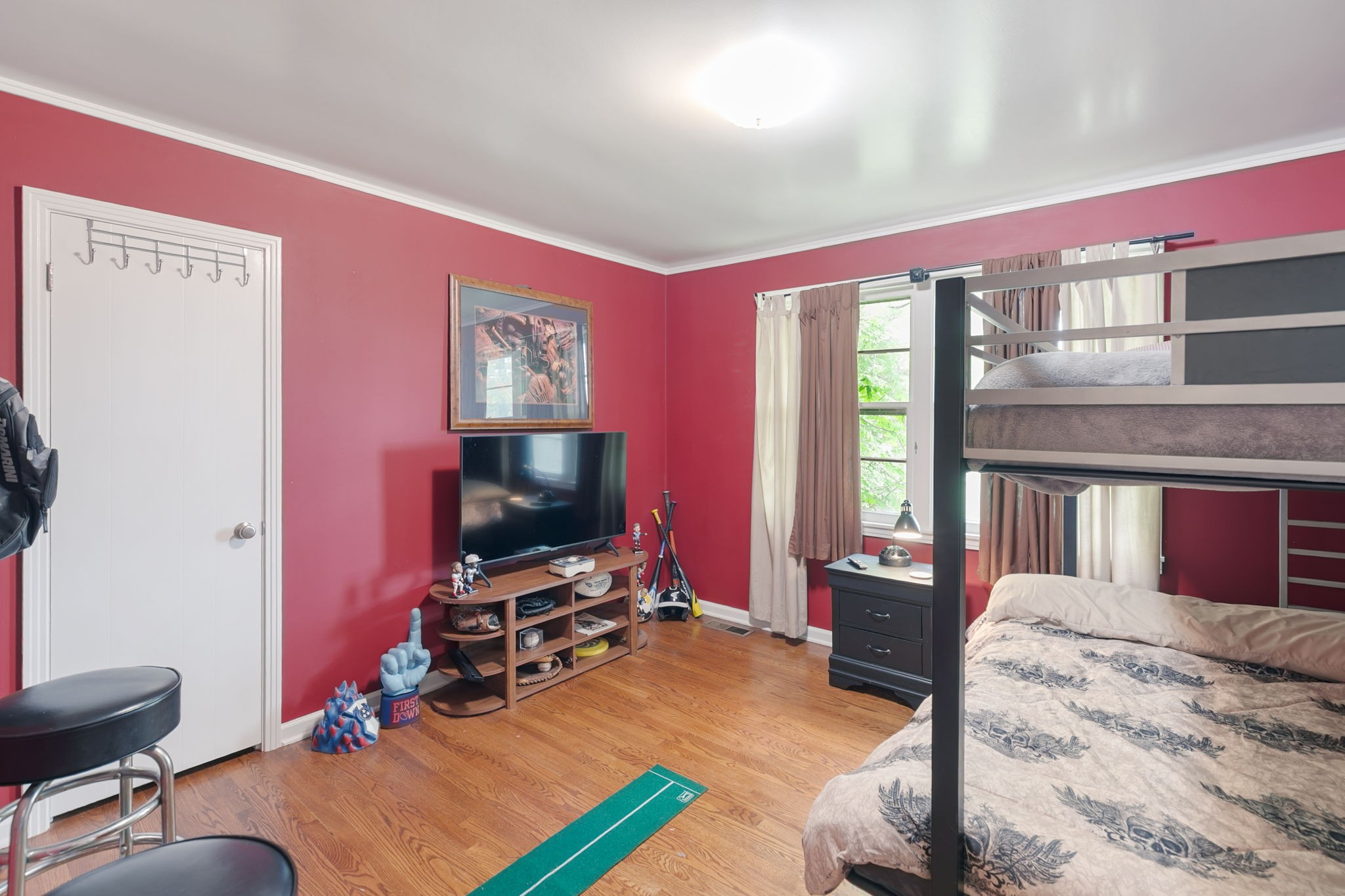 307 Shepherd Hills Drive Madison, TN 37115 - Photo 20 of 30 a living room with furniture and a flat screen tv