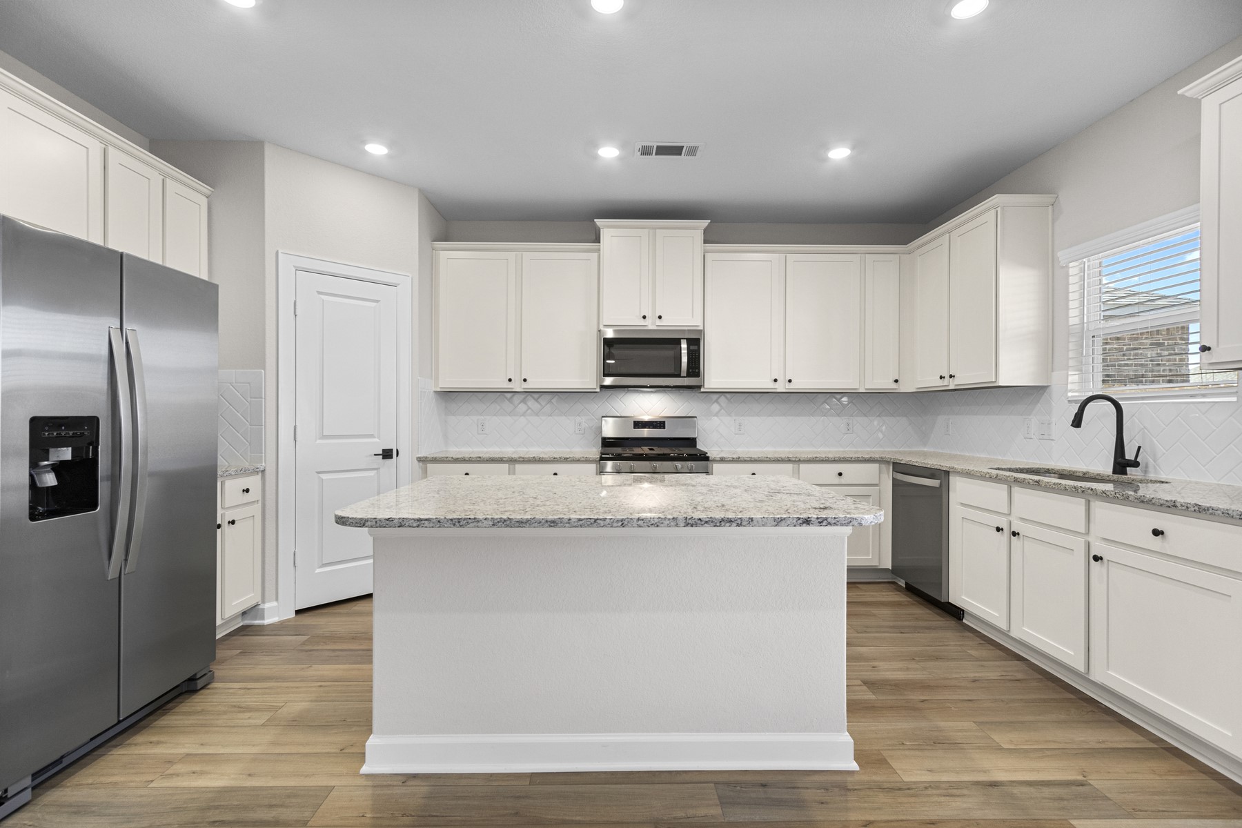 10807 Hickory Lane Beasley, TX 77417 - Photo 7 of 19