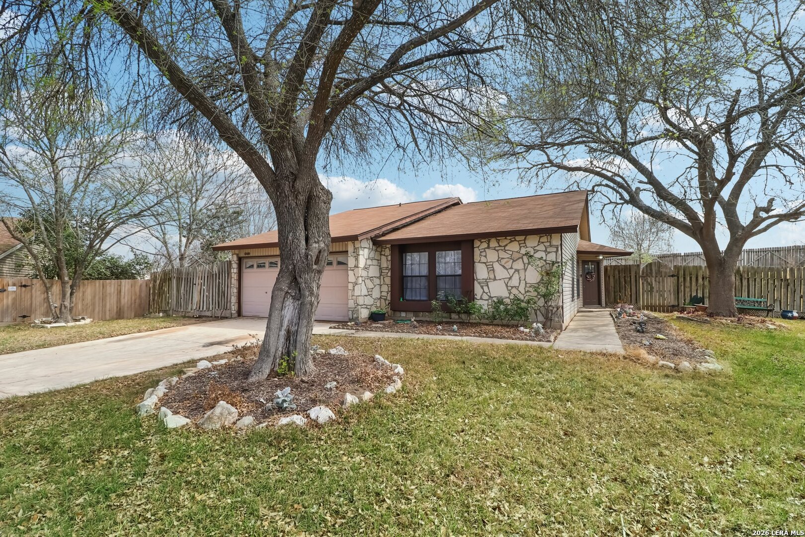 10000 Trout Ridge Drive Converse, TX 78109 - Photo 3 of 32