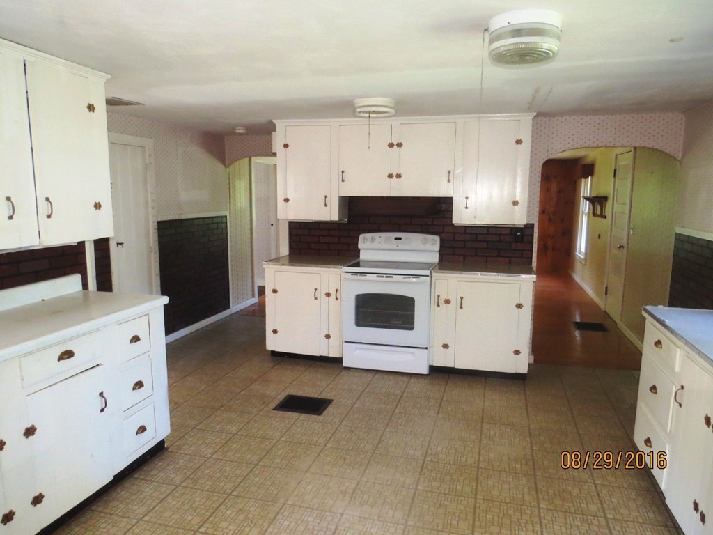 164 Parmenter Road Bernardston, MA 01337 - Photo 4 of 13 Gallery Image 4