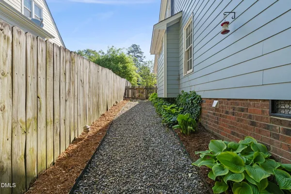 $469,500 | 11 Knightsbridge Court, Durham, NC 27707