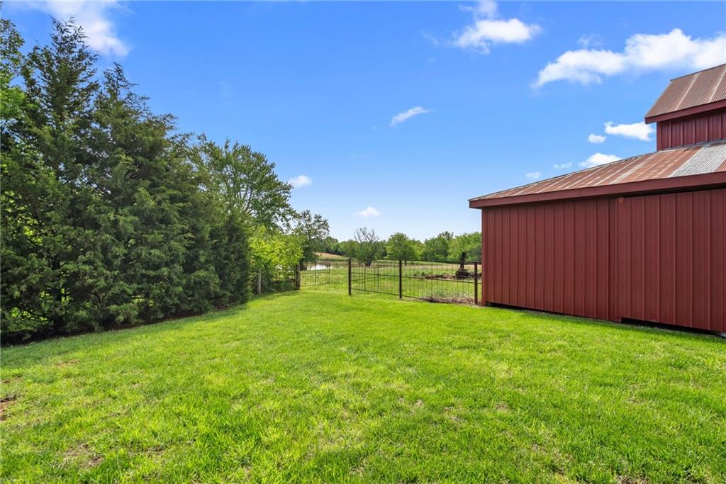35559 Metcalf Road Louisburg, KS 66053 - Photo 13 of 78