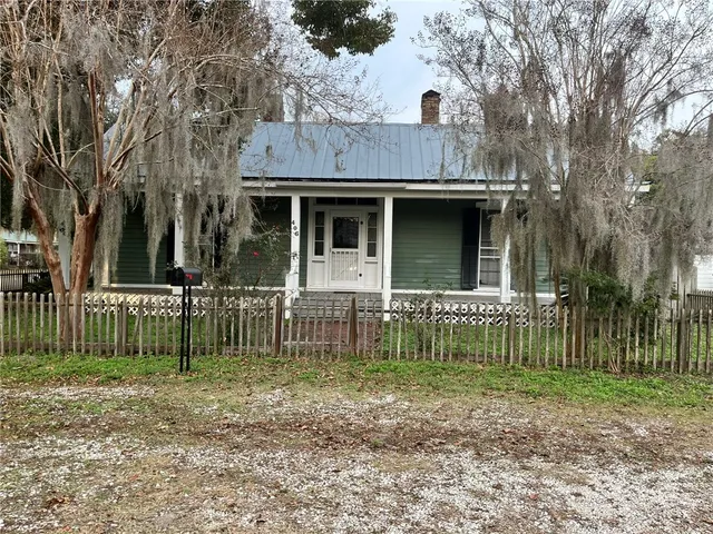 $1,850 | 406 2nd Street West, Darien, GA 31305