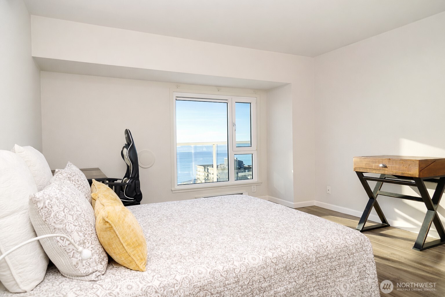 121 Vine Street, Unit 1702 Seattle, WA 98121 - Photo 13 of 37