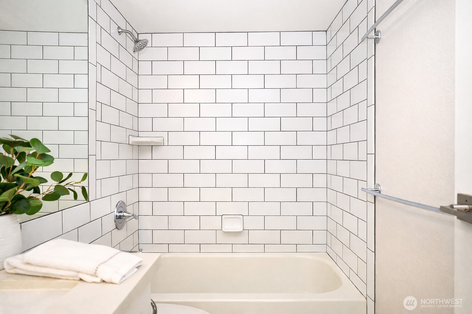 121 Vine Street, Unit 1702 Seattle, WA 98121 - Photo 19 of 37