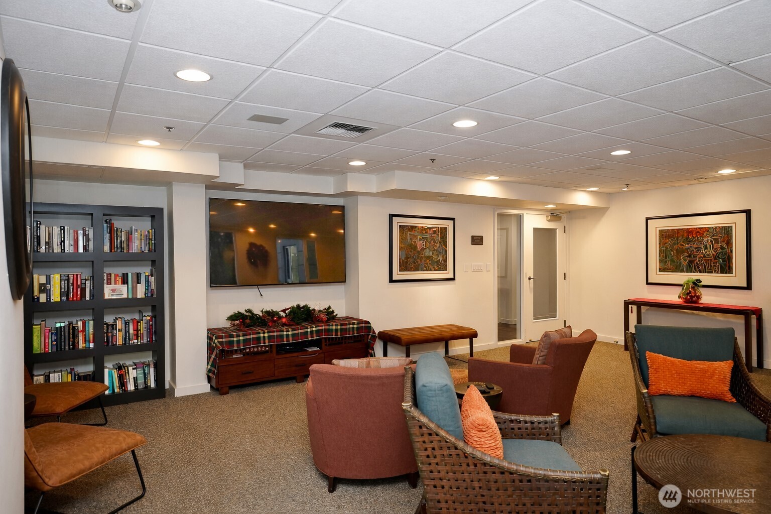 121 Vine Street, Unit 1702 Seattle, WA 98121 - Photo 25 of 37