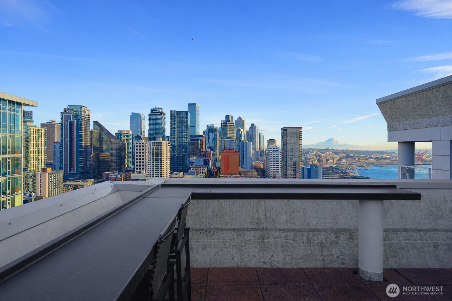 121 Vine Street, Unit 1702 Seattle, WA 98121 - Photo 32 of 37