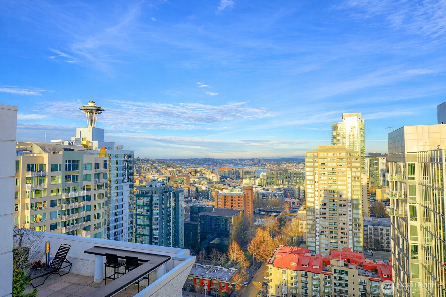 121 Vine Street, Unit 1702 Seattle, WA 98121 - Photo 34 of 37