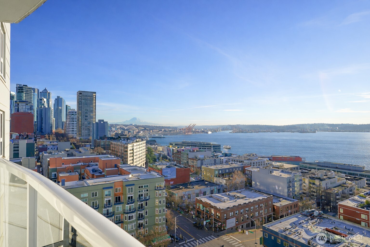 121 Vine Street, Unit 1702 Seattle, WA 98121 - Photo 9 of 37