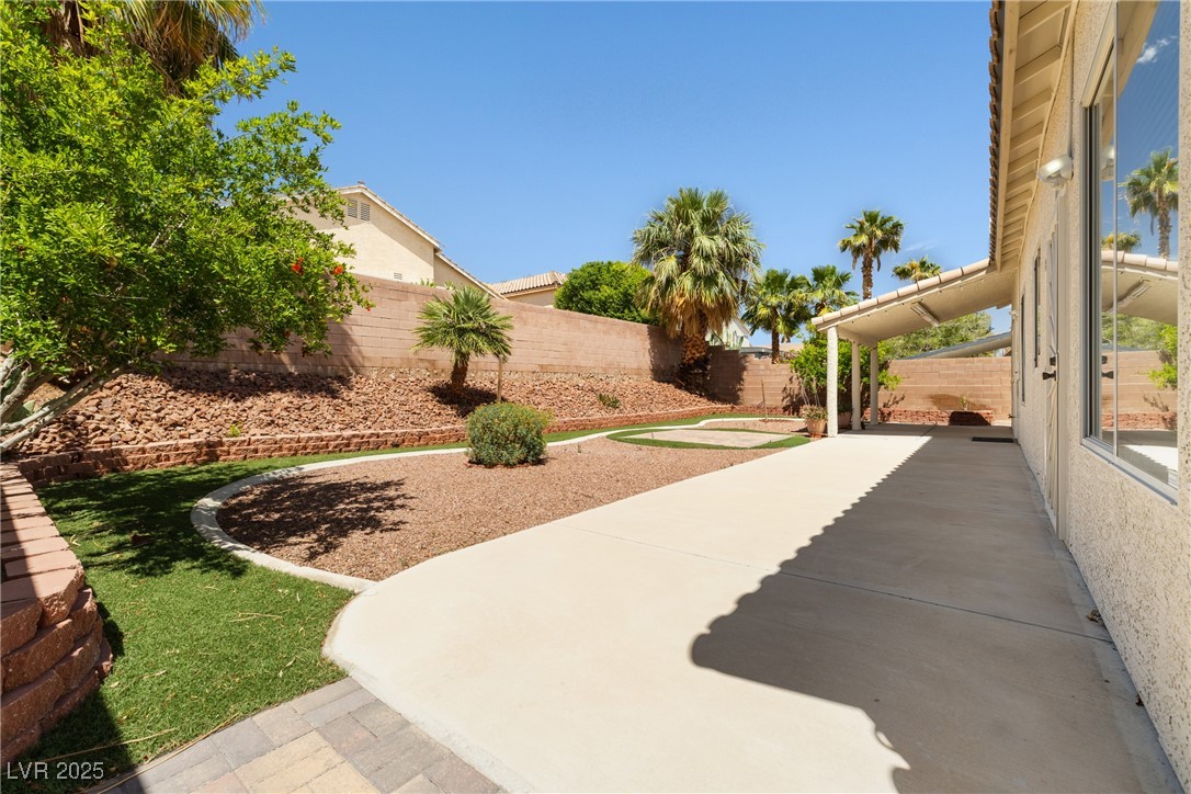9282 West Viking Road Las Vegas, NV 89147 - Photo 3 of 38