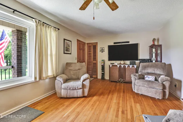 $329,400 | 324 Wheeler Lane, Jamestown, TN 38556