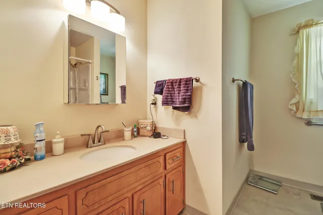 $329,400 | 324 Wheeler Lane, Jamestown, TN 38556