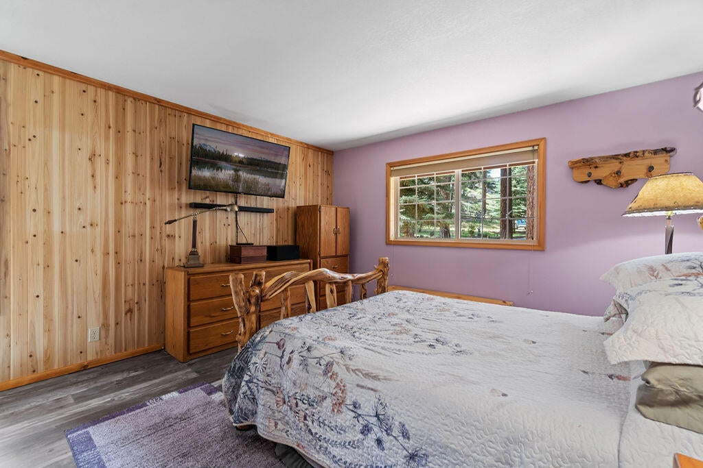 69660 Omaha Road Sisters, OR 97759 - Photo 12 of 45 Primary Suite
