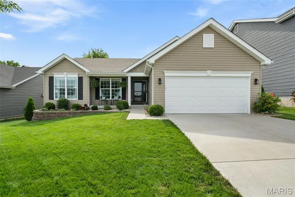 $400,000 | 915 Crestwood Lane, O'Fallon, MO 63366