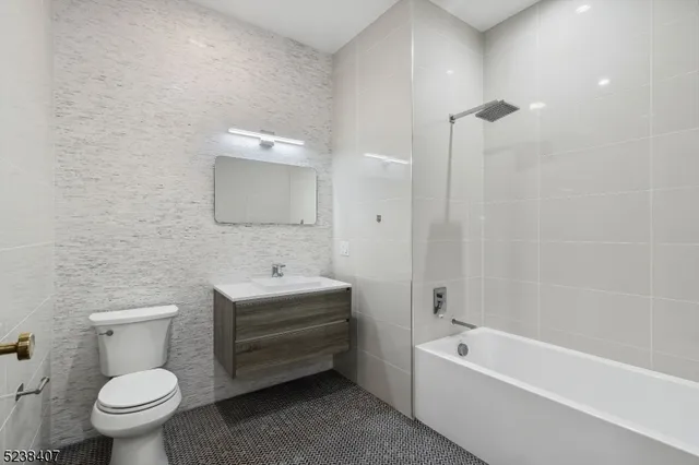 $6,950 | 14 2nd Street, Unit 3A, South Orange, NJ 07079