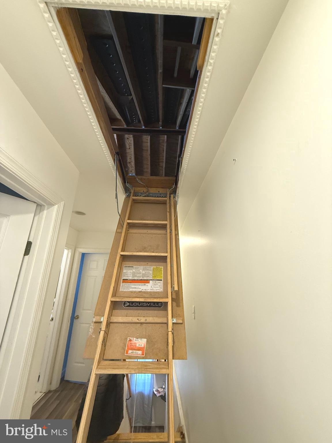 653 North 37th Street Philadelphia, PA 19104 - Photo 13 of 20 a view of entryway