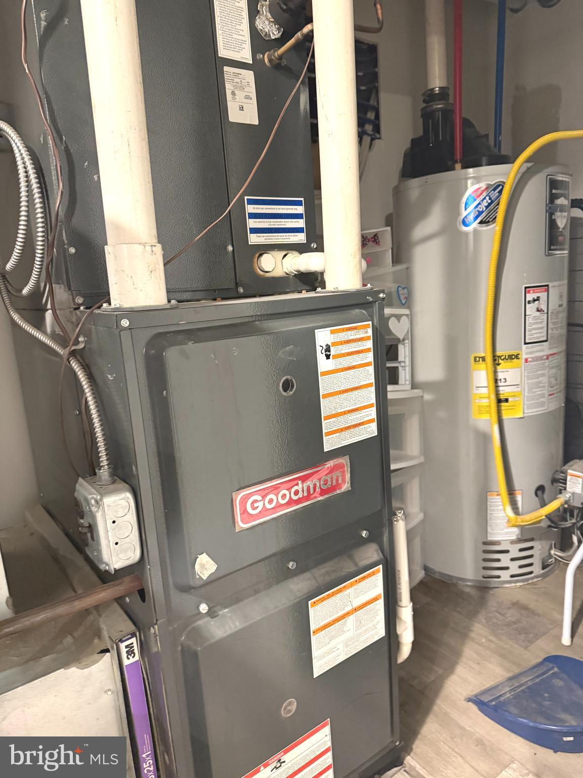 653 North 37th Street Philadelphia, PA 19104 - Photo 17 of 20 a view of washer and dryer