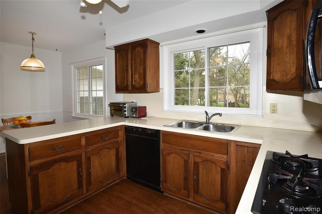 19501 Waltham Road Beverly Hills, MI 48025 - Photo 11 of 30