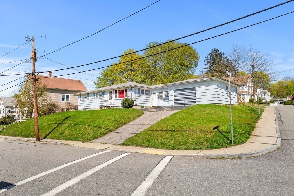 21 Spring Street Webster, MA 01570 - Photo 2 of 30